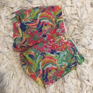 Lilly Pulitzer Callahan shorts size 4!